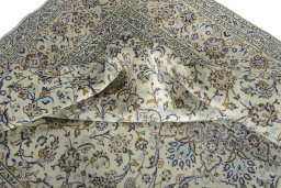 Surface texture of 2000s Kashan rug with natural Wool and intricate pattern