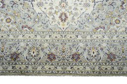 Full view of New Kashan rug from Iran / Persia, 303 × 207 cm in Beige tones