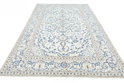 Surface texture of New Kashan rug with natural Wool and intricate pattern
