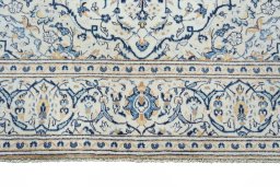 Full view of New Kashan rug from Iran / Persia, 298 × 195 cm in Beige tones