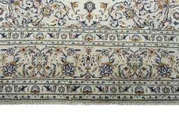Full view of New Kashan rug from Iran / Persia, 350 × 246 cm in Beige tones