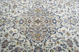 Central medallion detail of New Kashan rug from Iran / Persia