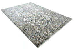 Close-up detail of New Kashan rug from Iran / Persia showing Wool weave