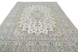 Surface texture of New Kashan rug with natural Wool and intricate pattern