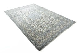 Close-up detail of New Kashan rug from Iran / Persia showing Wool weave