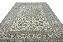 Surface texture of New Kashan rug with natural Wool and intricate pattern