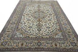 Surface texture of New Kashan rug with natural Wool and intricate pattern