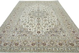 Surface texture of New Kashan rug with natural Wool and intricate pattern