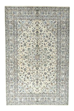 Full view of New Kashan rug from Iran / Persia, 315 × 205 cm in Beige tones