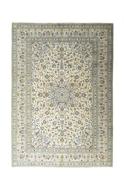 Full view of New Kashan rug from Iran / Persia, 342 × 241 cm in Beige tones