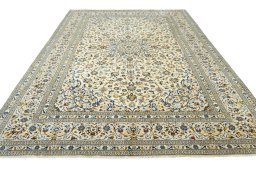 Surface texture of New Kashan rug with natural Wool and intricate pattern