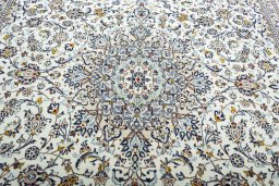 Central medallion detail of New Kashan rug from Iran / Persia