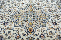 Central medallion detail of New Kashan rug from Iran / Persia