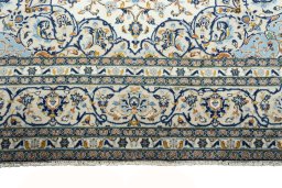 Full view of New Kashan rug from Iran / Persia, 344 × 250 cm in Beige tones