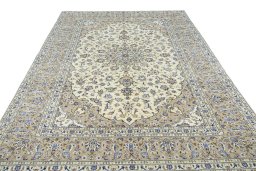 Surface texture of New Kashan rug with natural Wool and intricate pattern