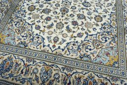 Close-up detail of New Kashan rug from Iran / Persia showing Wool weave