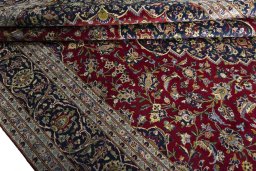 Close-up detail of New Kashan rug from Iran / Persia showing Cork weave