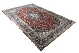 Close-up detail of New Kashan rug from Iran / Persia showing Cork weave