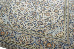 Close-up detail of 2000s Kashan rug from Iran / Persia showing Wool weave