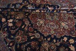 Close-up detail of 1930s Kashan rug from Iran / Persia showing Wool weave