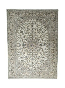 Full view of New Kashan rug from Iran / Persia, 406 × 299 cm in Beige tones