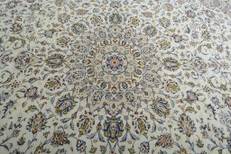 Central medallion detail of New Kashan rug from Iran / Persia