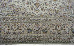 Full view of New Kashan rug from Iran / Persia, 406 × 299 cm in Beige tones