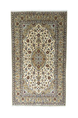 Full view of New Kashan rug from Iran / Persia, 247 × 145 cm in Beige tones