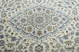 Central medallion detail of New Kashan rug from Iran / Persia