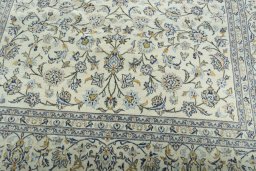 Close-up detail of New Kashan rug from Iran / Persia showing Cork weave