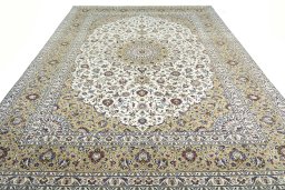 Surface texture of 2000s Kashan rug with natural Wool and intricate pattern