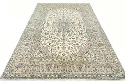 Surface texture of New Kashan rug with natural Wool and intricate pattern