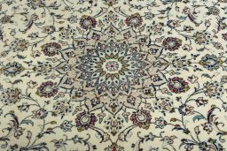 Central medallion detail of New Kashan rug from Iran / Persia