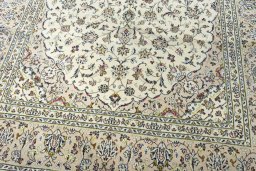 Close-up detail of New Kashan rug from Iran / Persia showing Wool weave