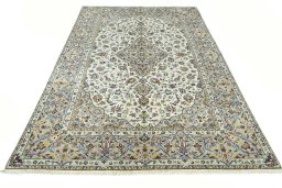 Surface texture of 2000s Kashan rug with natural Wool and intricate pattern