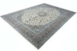 Corner detail of New Kashan rug showing border pattern and Wool pile