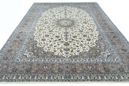 Surface texture of New Kashan rug with natural Wool and intricate pattern