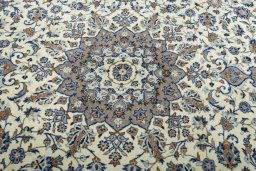 Central medallion detail of New Kashan rug from Iran / Persia