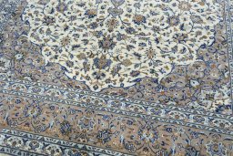 Close-up detail of New Kashan rug from Iran / Persia showing Wool weave