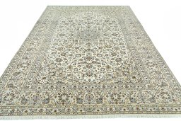 Surface texture of 2000s Kashan rug with natural Wool and intricate pattern