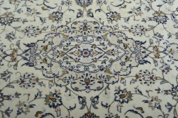 Central medallion detail of New Kashan rug from Iran / Persia