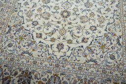 Close-up detail of New Kashan rug from Iran / Persia showing Wool weave