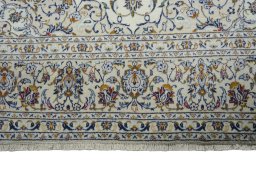 Full view of New Kashan rug from Iran / Persia, 305 × 202 cm in Beige tones