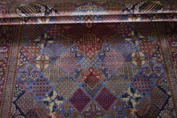 Close-up detail of 1930s Kashan rug from Iran / Persia showing Silk weave