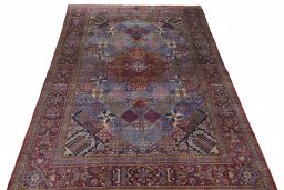 Surface texture of 1930s Kashan rug with natural Silk and intricate pattern