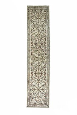 Full view of New Kashan rug from Iran / Persia, 520 × 115 cm in Beige tones