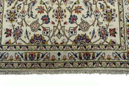 Central medallion detail of New Kashan rug from Iran / Persia