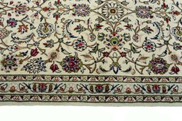 Close-up detail of New Kashan rug from Iran / Persia showing Wool weave