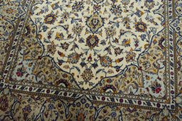 Close-up detail of 2000s Kashan rug from Iran / Persia showing Cork weave