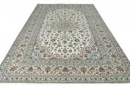 Surface texture of 2000s Kashan rug with natural Wool and intricate pattern